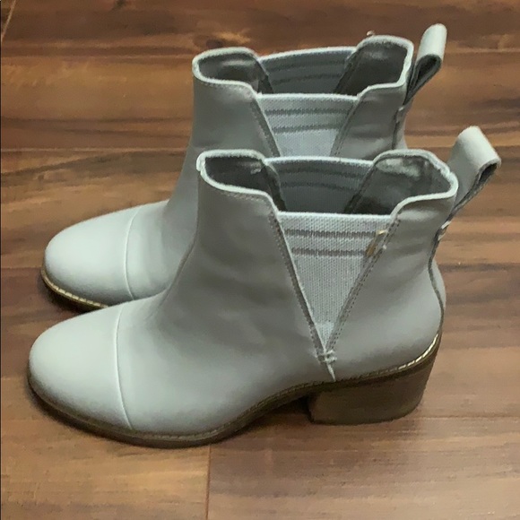 Toms light grey booties, new - Picture 3 of 4